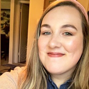 Meet your Posher, Kassandra